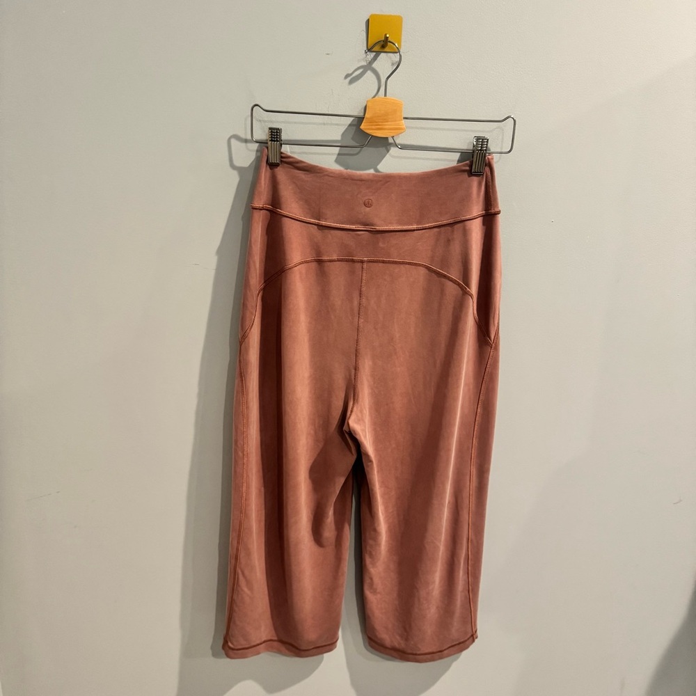 Lululemon Wide Leg High Rise Crop Pants in Spiced Chai, Size 4 - Picture 10 of 13